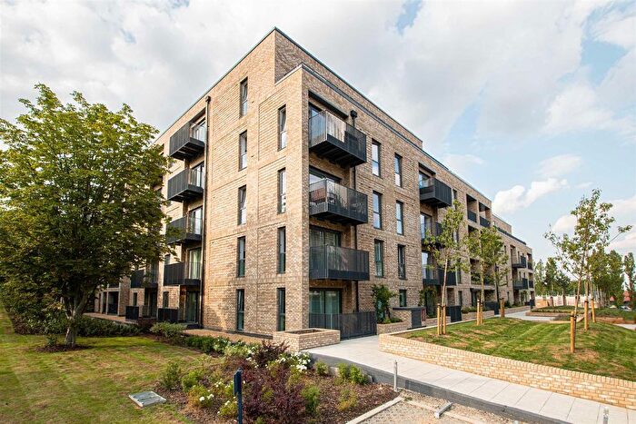 3 Bedroom Flat To Rent In Canal Street, Campbell Park, Milton Keynes, MK9