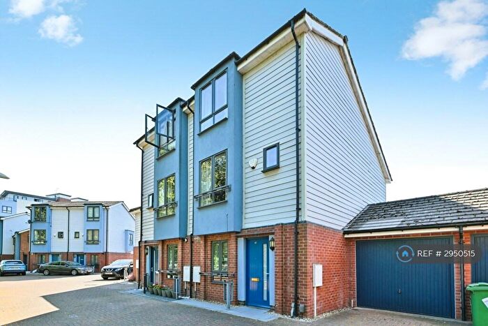 3 Bedroom Semi Detached House To Rent In Cremorne Drive, Nottingham, NG2