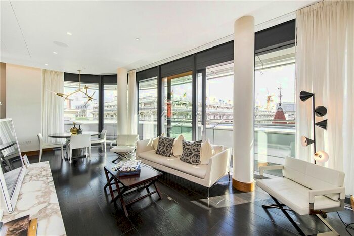 3 Bedroom Flat To Rent In Park House Apartments, North Row, Mayfair, W1K