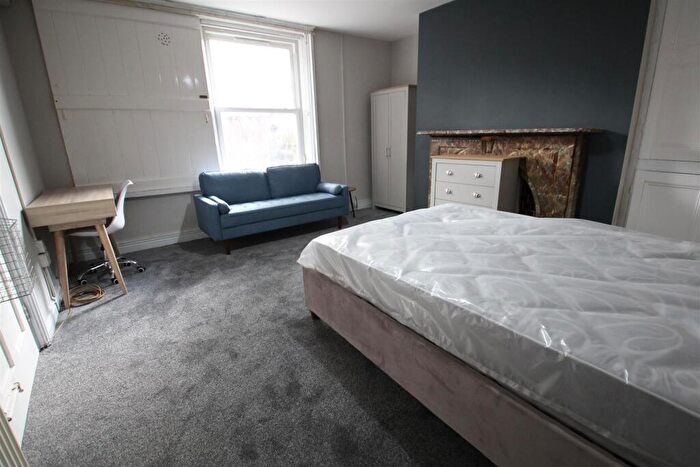 1 Bedroom Apartment To Rent In Norwood Grove, Hyde Park, Leeds, LS6