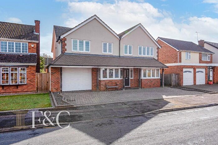 5 Bedroom Detached House For Sale In Woodstock Road, Broxbourne, EN10