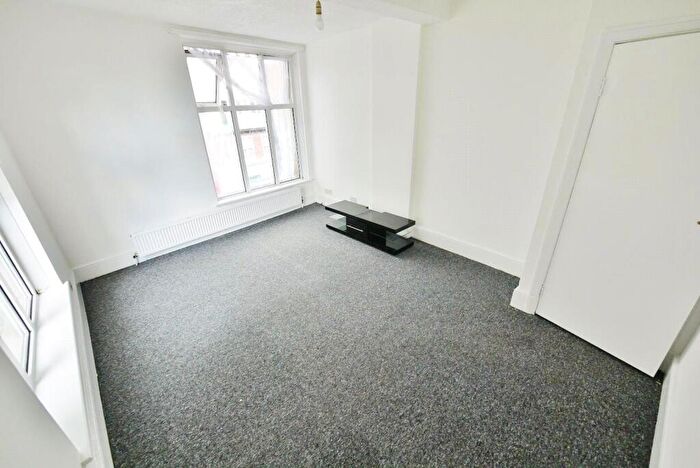 2 Bedroom Apartment To Rent In High Street, Brentwood, Essex, CM14