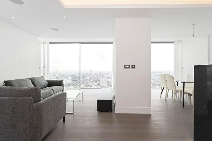 3 Bedroom Apartment To Rent In Carrara Tower, Bollinder Place, London, EC1V