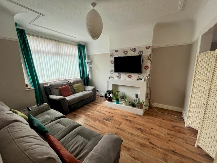 3 Bedroom Semi-Detached House To Rent In Beechburn Road, Huyton, Liverpool, L36