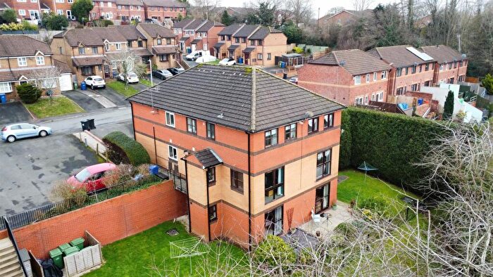 2 Bedroom Apartment For Sale In Surrey Drive, Kingswinford, DY6