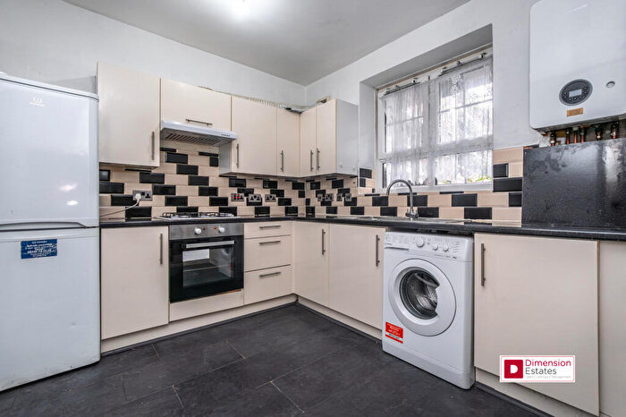3 Bedroom Flat To Rent In Hackney Downs, Hackney, London, E8