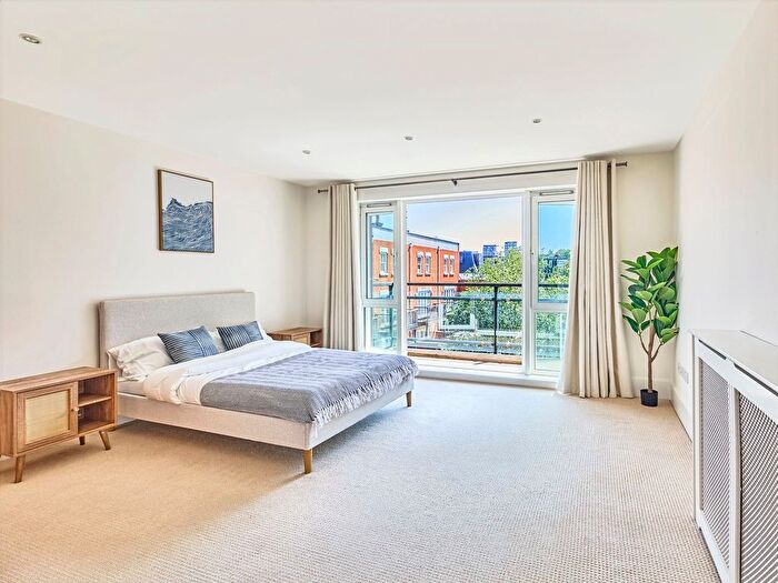 3 Bedroom Flat For Sale In Brewhouse Lane, Putney Wharf, SW15