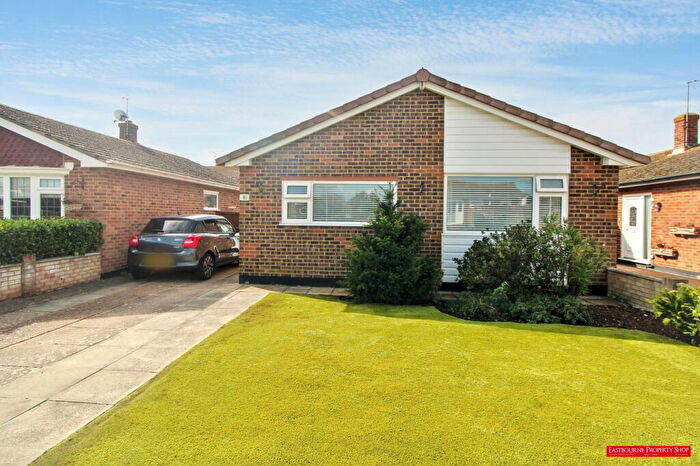 2 Bedroom Detached Bungalow For Sale In Mountbatten Drive, Eastbourne, BN23