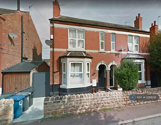 4 Bedroom Semi-Detached House To Rent In Oakfields Road, Nottingham, NG2