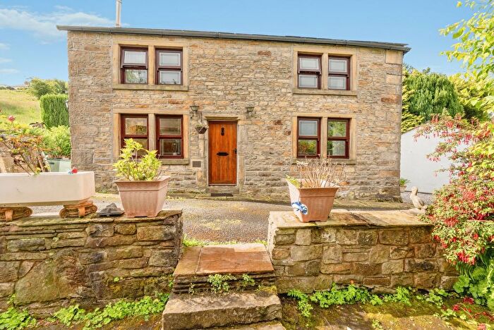 4 Bedroom Cottage For Sale In Edge End Avenue, Brierfield, Nelson, Lancashire, BB9