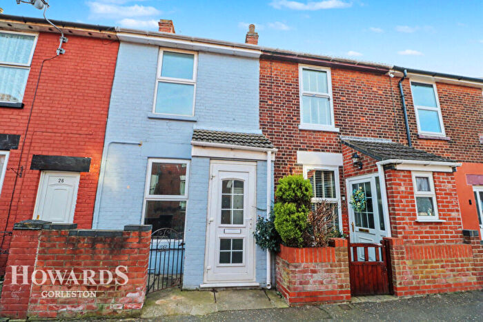 3 Bedroom Terraced House For Sale In Cobholm Road, Great Yarmouth, NR31