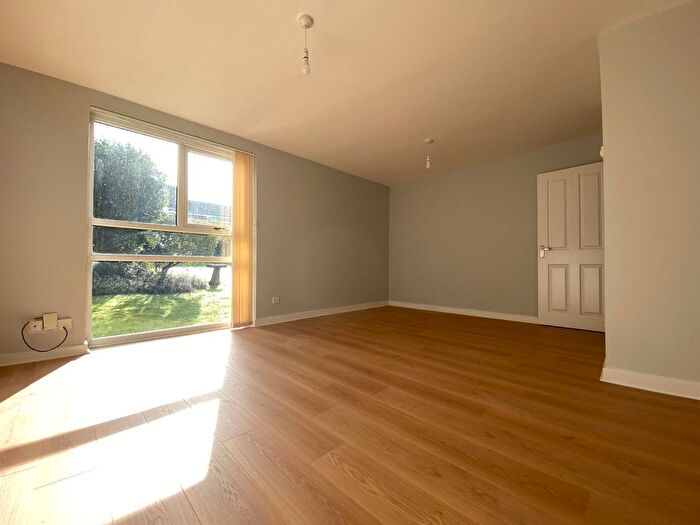 2 Bedroom Flat To Rent In Ashfell Court, Edge Lane, Chorlton, M21