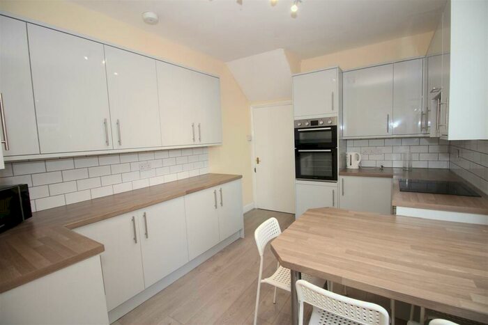 6 Bedroom Terraced House To Rent In Devonshire Place, Jesmond, Newcastle Upon Tyne, NE2