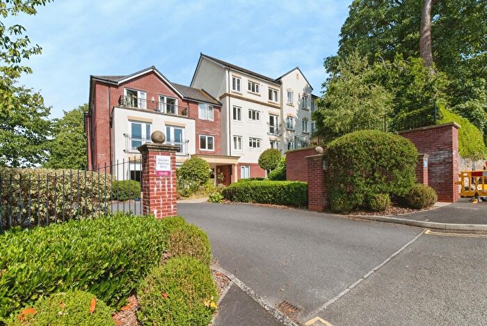 1 Bedroom Flat For Sale In Langford Road, Honiton, Devon, EX14