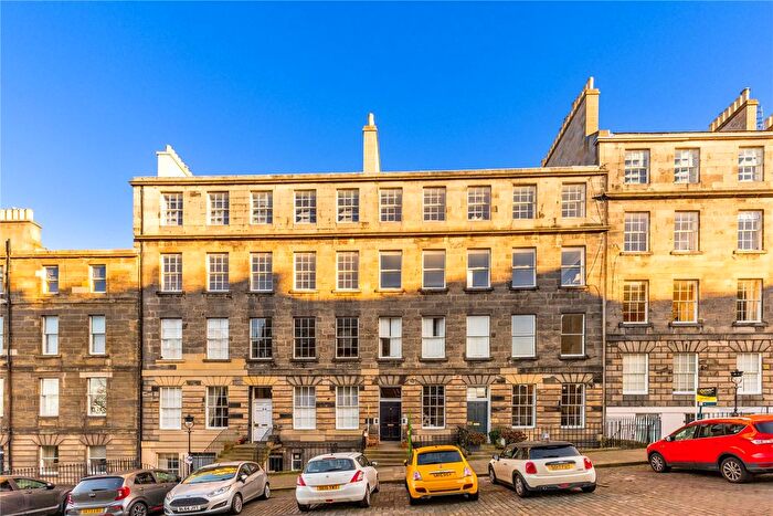 4 Bedroom Flat For Sale In / Dundonald Street, New Town, Edinburgh, EH3