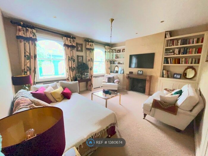 3 Bedroom Flat To Rent In Tetcott Road, London, SW10
