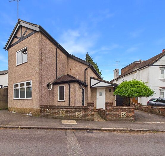 2 Bedroom Detached House For Sale In Oak Road, Caterham On The Hill, CR3