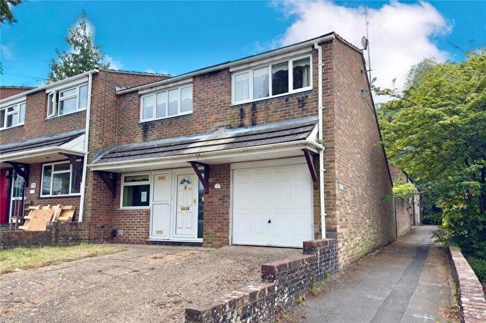 2 Bedroom End Of Terrace House For Sale In Lingwood, Bracknell, Berkshire, RG12