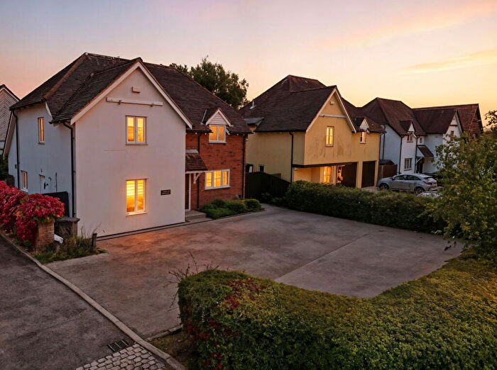 4 Bedroom Detached House For Sale In The Old Orchard, Howe Green, Chelmsford, CM2