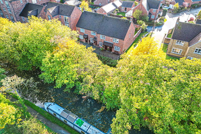 2 Bedroom Terraced House For Sale In Broom Lane, Dickens Heath, B90