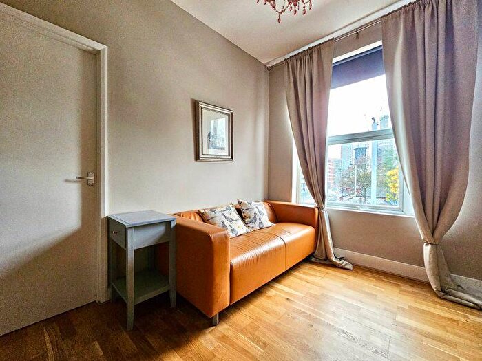 2 Bedroom Flat To Rent In East India Dock Road, London, E14