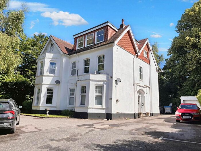 Flat To Rent In Chine View, McKinley Road, BH4