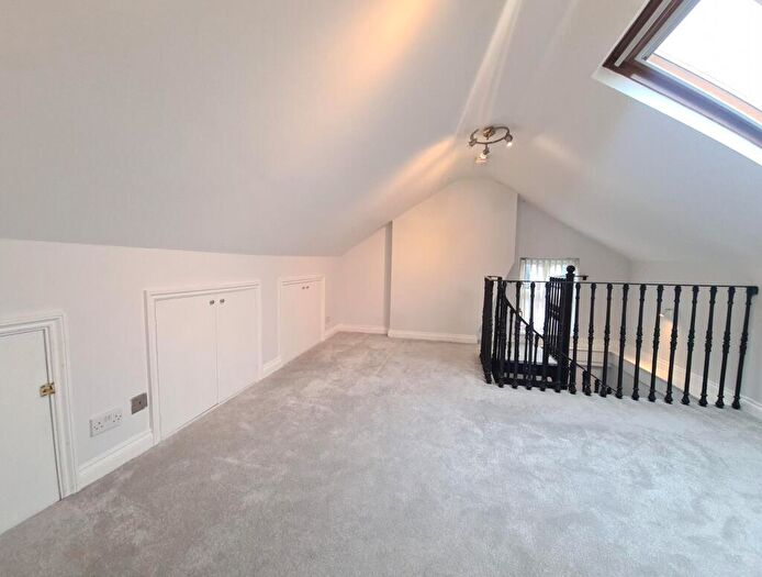 2 Bedroom Flat To Rent In West Street, Dunstable, LU6