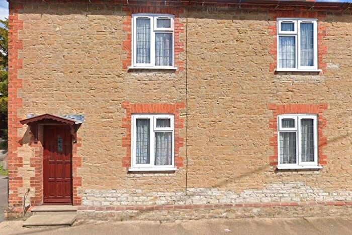 5 Bedroom Flat To Rent In High Street, Harrold, MK43