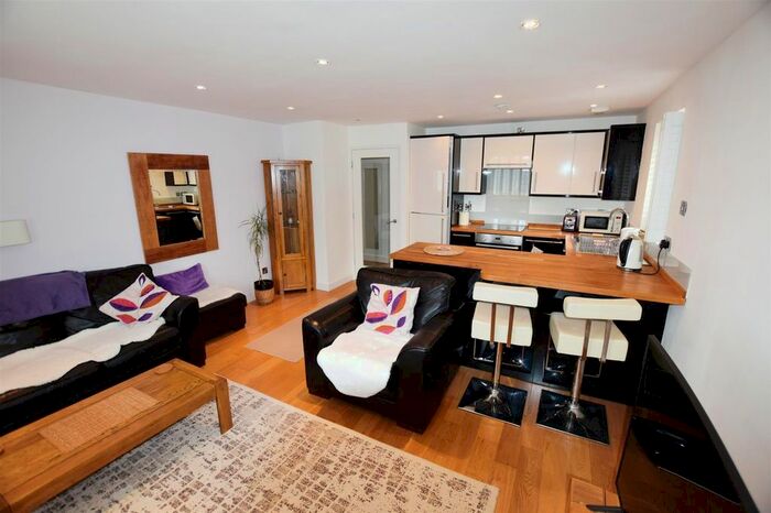 1 Bedroom Flat To Rent In Wenlock Gardens, Hendon, London, NW4