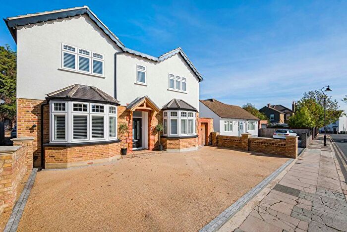 5 Bedroom Detached House For Sale In Red House Lane, Bexleyheath, DA6
