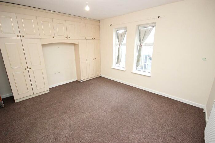 3 Bedroom End Of Terrace House For Sale In Green Lane, Halesowen, West Midlands, B62