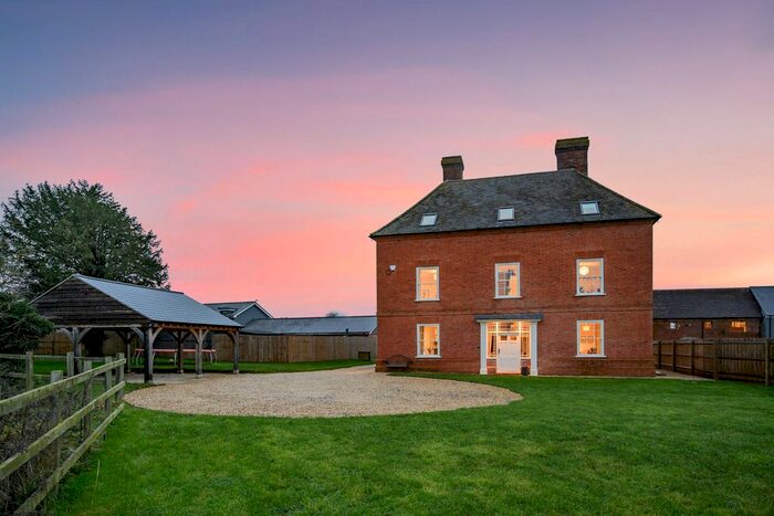 7 Bedroom Country House For Sale In London Road, Coventry, CV8