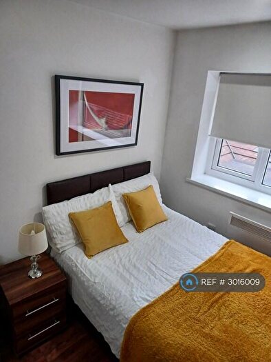 Studio To Rent In Modern Studio In Newcastle-Under-Lyme, Newcastle-Under-Lyme, ST5