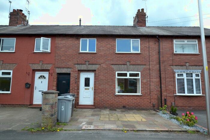 3 Bedroom Terraced House To Rent In Lowerfield Road, Macclesfield, SK10