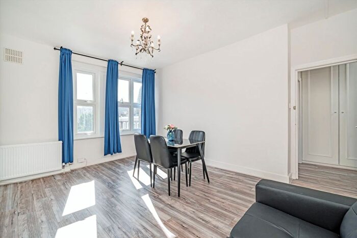 2 Bedroom Flat To Rent In North Pole Road, North Kensington, W10