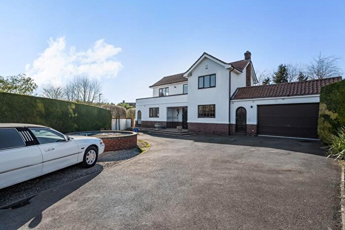 5 Bedroom Detached House For Sale In Roman Crescent, Old Town, Swindon, SN1