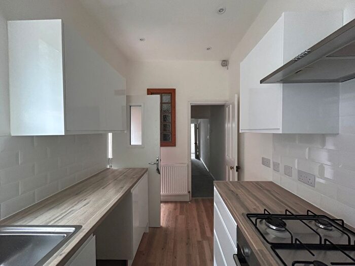 3 Bedroom Terraced House To Rent In Abbey Road, Smethwick, B67