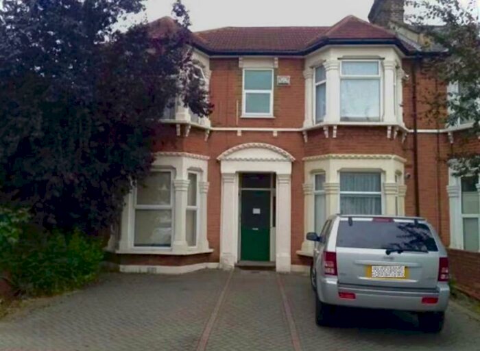 1 Bedroom Flat To Rent In Ilford, IG1
