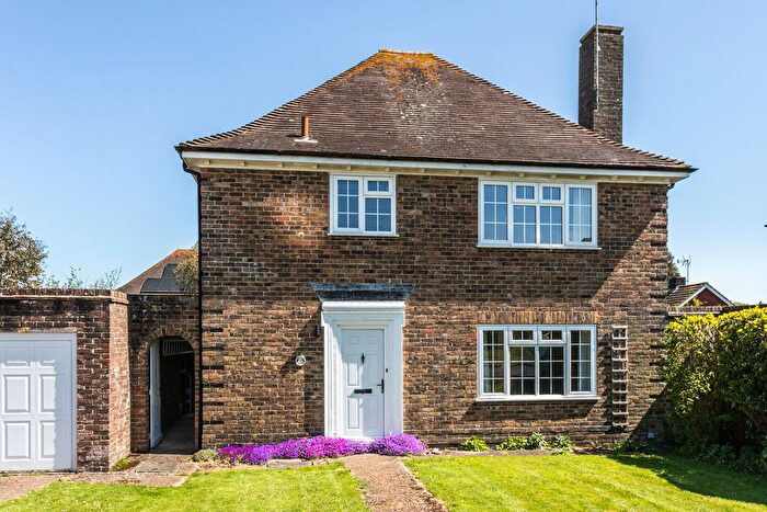 3 Bedroom Detached House For Sale In Cherrington Close, Hurstpierpoint, BN6