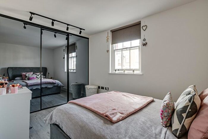 2 Bedroom Apartment To Rent In Mill Lane, West Hampstead, NW6