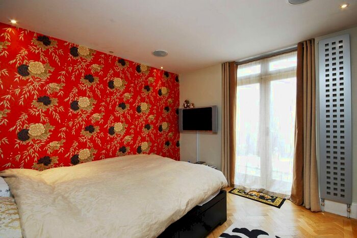 2 Bedroom Flat To Rent In Queens Gate Terrace, South Kensington, London, SW7