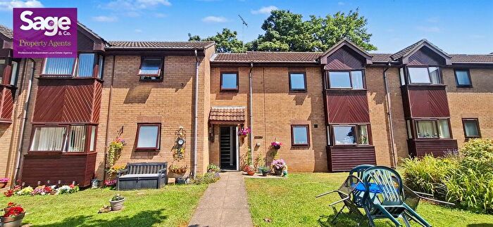 1 Bedroom Flat For Sale In Uplands Court, Rogerstone, Newport, NP10