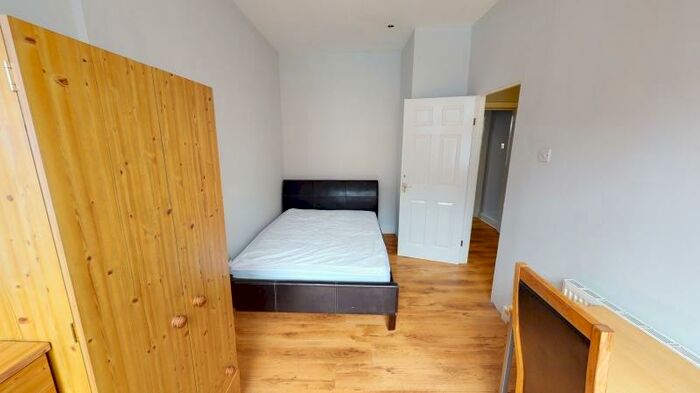 6 Bedroom End Of Terrace House To Rent In Hartley Grove, Woodhouse, Leeds, LS6