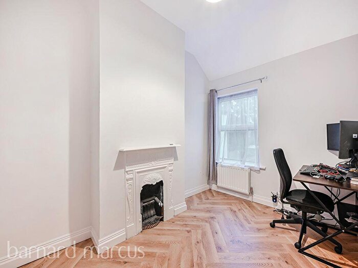 2 Bedroom House To Rent In Swain Road, Thornton Heath, CR7