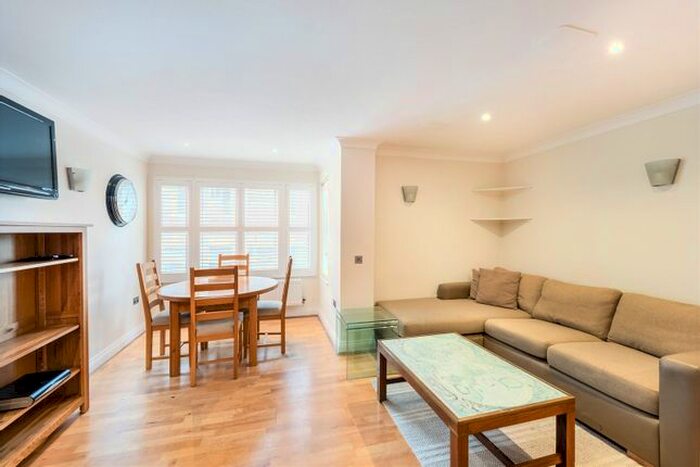 2 Bedroom Flat To Rent In The Square, Parsons Green Lane, Fulham, London, SW6