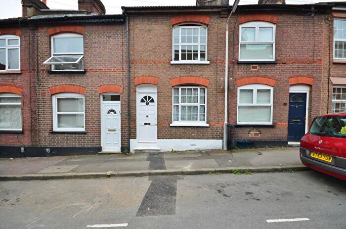 3 Bedroom Terraced House For Sale In Tavistock Street, South Luton, LU1
