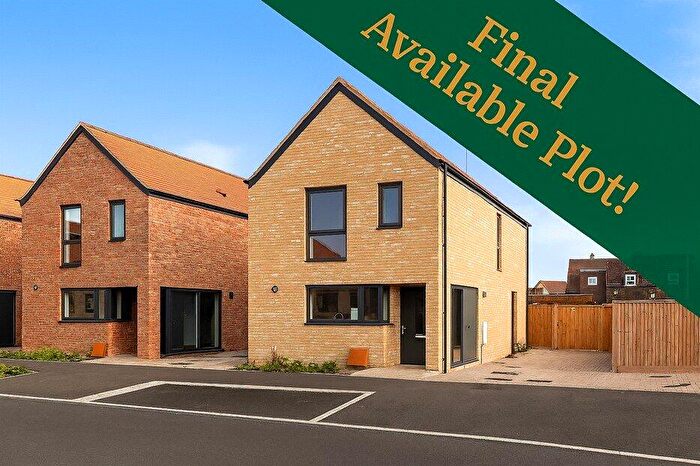 3 Bedroom Detached House For Sale In Beechwood, Basildon, Essex, SS14