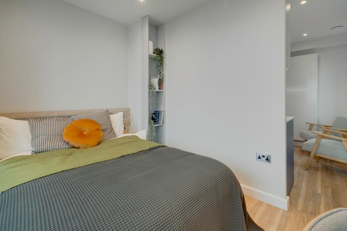 Studio To Rent In College Road, Croydon, CR0