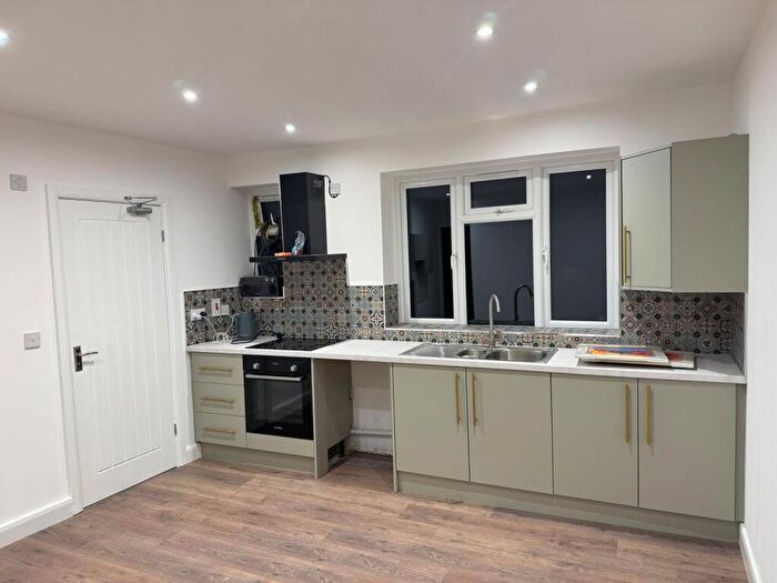 2 Bedroom Apartment To Rent In Sheaf Lane, Birmingham, B26