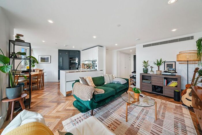 2 Bedroom Flat For Sale In Eagle Point, City Road, London, EC1V